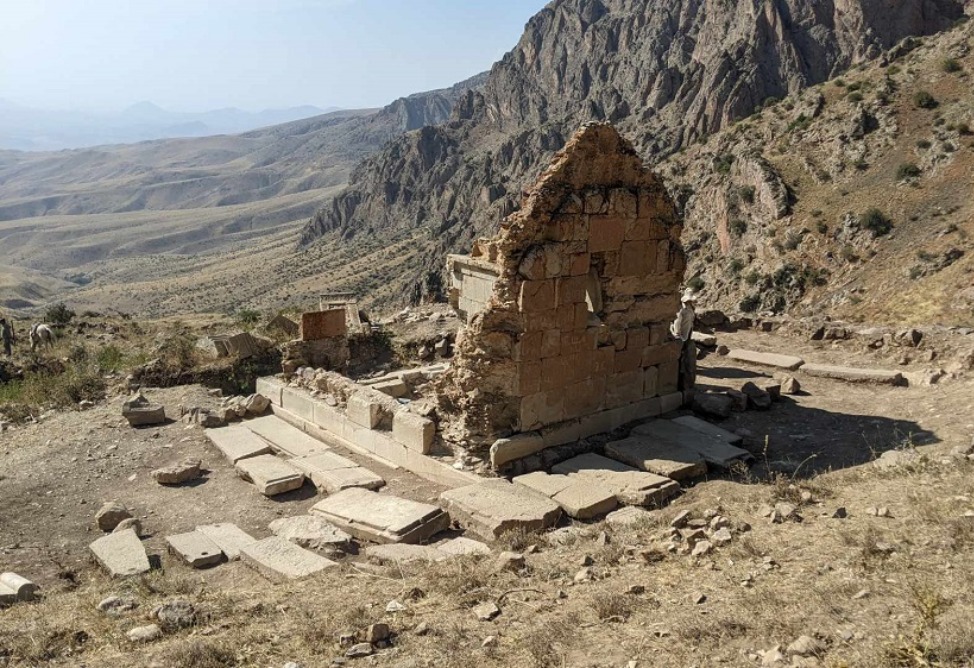 Հայաստանում պեղումների ժամանակ եկեղեցի է հայտնաբերվել (ՖՈՏՈ)