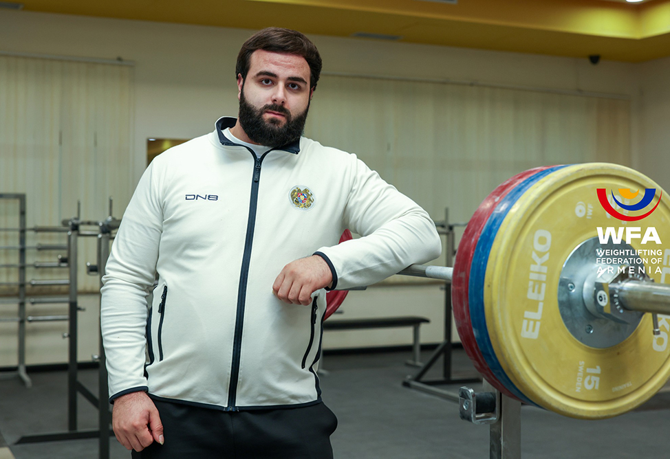 Порно күйеуі әйелін орнатты