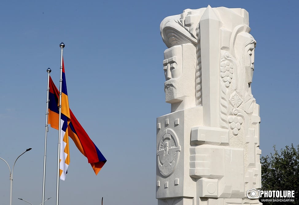 Եռաբլուրում բացվեց «Արցախի կանչ» հուշարձանը՝ ի հիշատակ 2023թ․–ի սեպտեմբերին Ադրբեջանի ագրեսիայի հետևանքով զոհվածների (ՖՈՏՈ) 