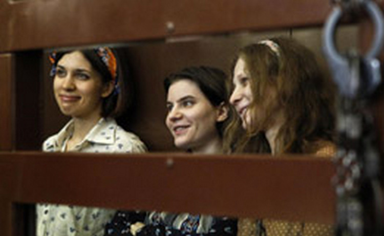 Осужденные участницы Pussy Riot не будут просить о помиловании - адвокат Осужденные участницы Pussy Riot не будут просить о помиловании - адвокат