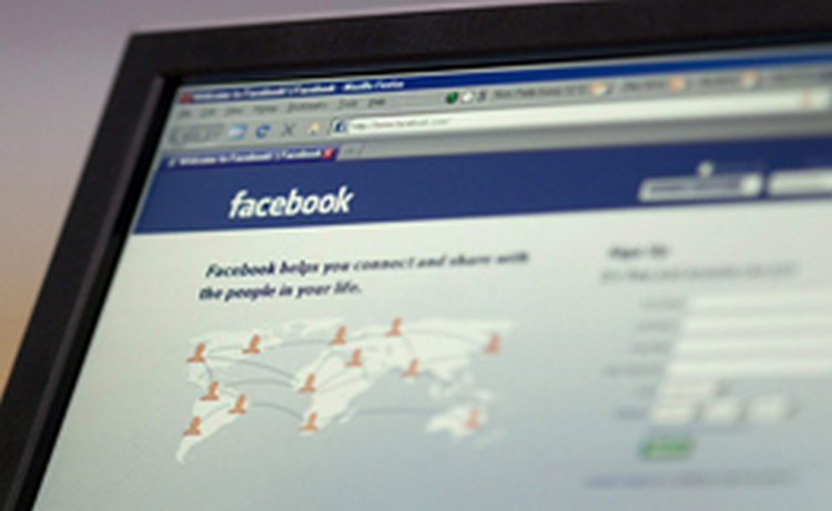 Состояние главы Facebook сократилось на $600 млн из-за падения акций - агентство Состояние главы Facebook сократилось на $600 млн из-за падения акций - агентство